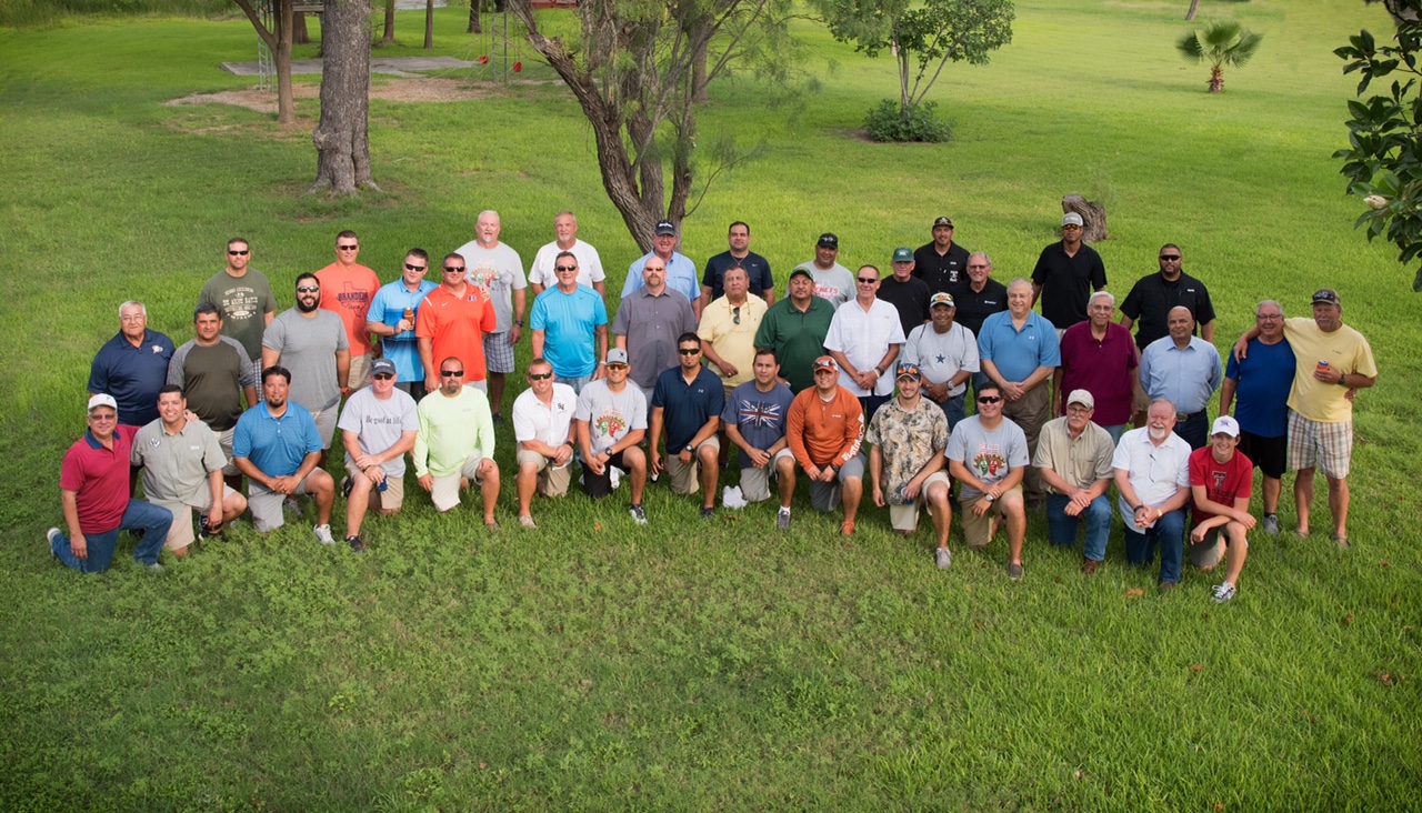 dos amigos football clinic group pic 2017.jpg